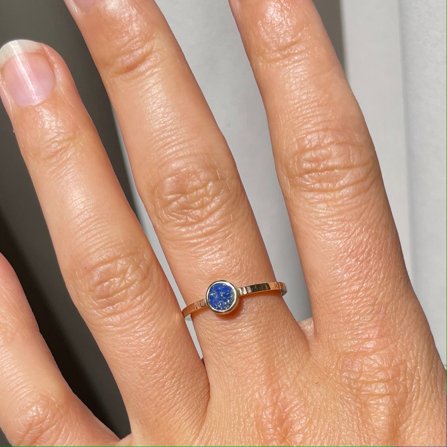 Scintilla Ring set with Lapis Lazuli